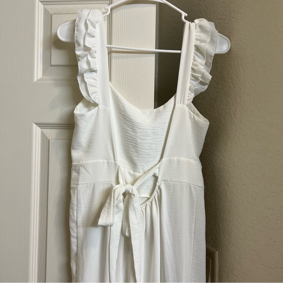 Lulu’s white jumpsuit with ruffled straps - Picture 4 of 5